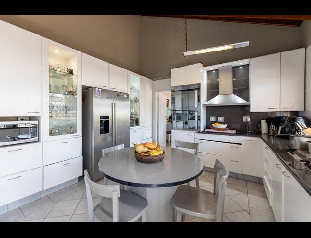4 BEDROOM HOUSE FOR SALE IN BRYANSTON